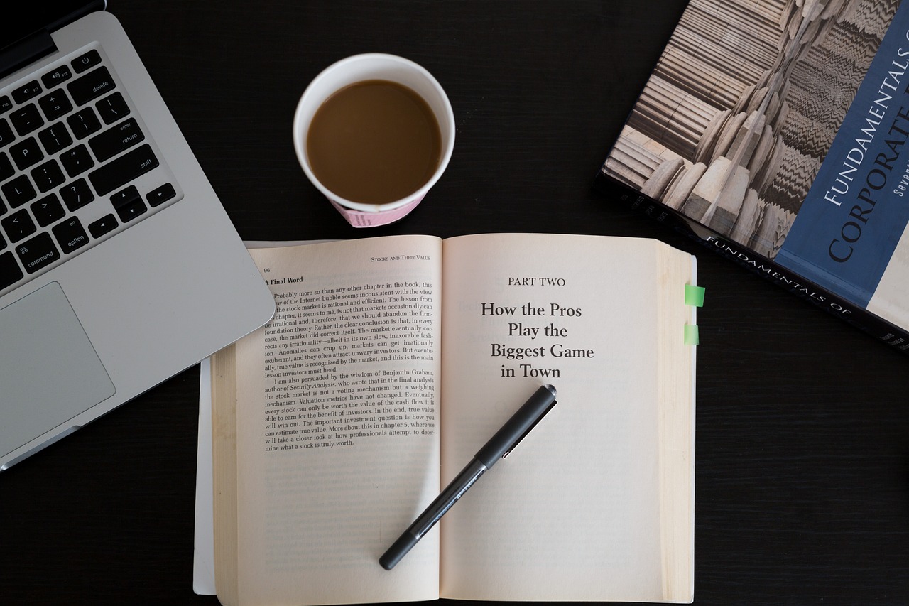 The Integral Agile Approach systematically addresses the invisible side of what prevents agility in organizations. <br><br>This small set of new concepts that should be involved in how you think about every aspect your organization.